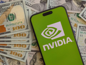 想跟著輝達一起飛，股價大漲大跌抱不住？不是00757，10檔高含「輝」ETF默默賺：它報酬率65％勝本尊